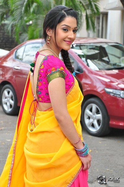 Mehreen-at-Krishna-Gadi-Veera-Prema-Gaadha-Movie-Press-Meet